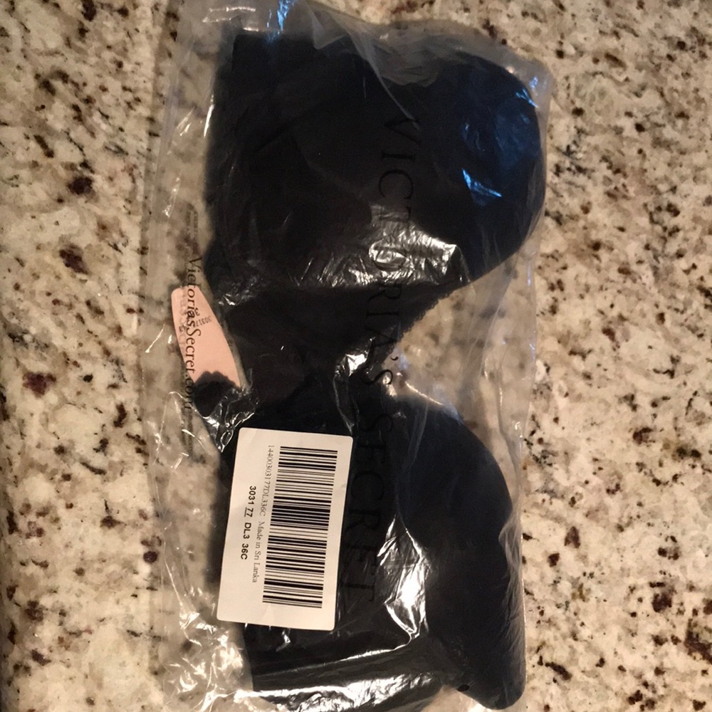 New 36c Victoria Secret bra